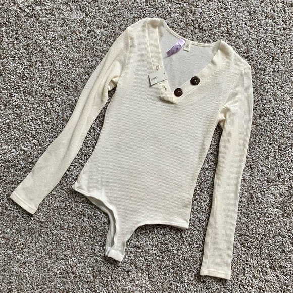 Francesca's Collections Tops - FRANCESCA’S ALYA Cream Bodysuit
